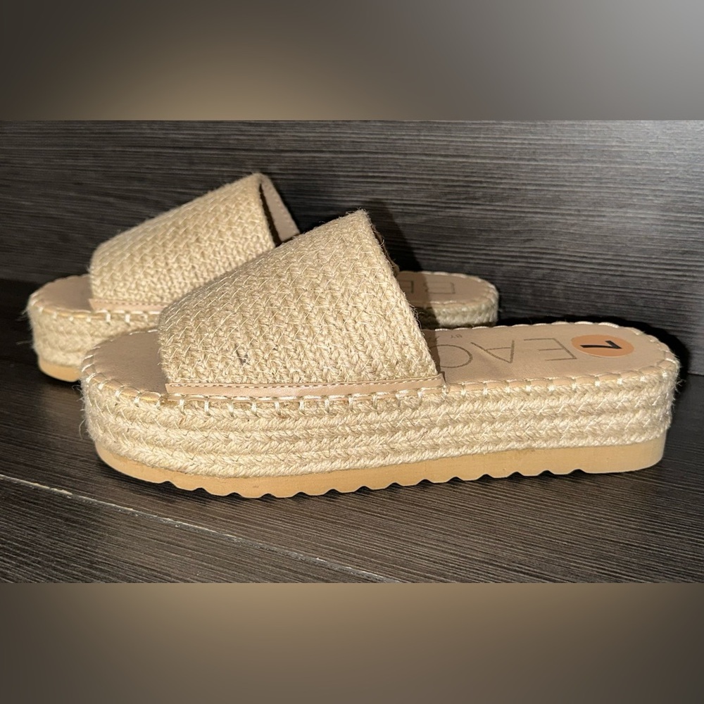 NWT Beach by Matisse Del Mar Platform Tan Woven Slide Sandals Size 7